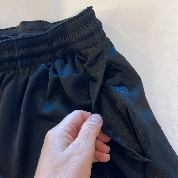 Nike men’s basketball shorts‎ black pockets medium - Picture 2 of 4